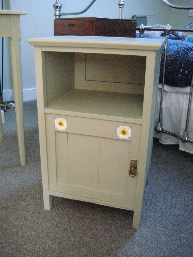 Table de nuit/chevet 25 La Tagni�re (71)