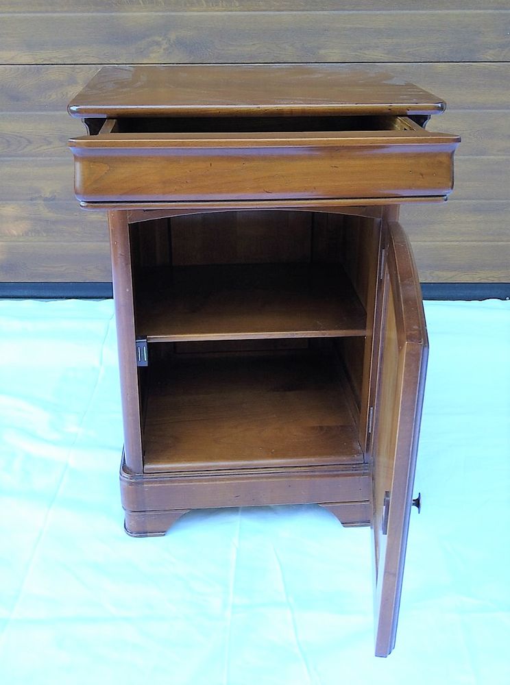 TABLE DE NUIT / CHEVET 140 Rives (38)