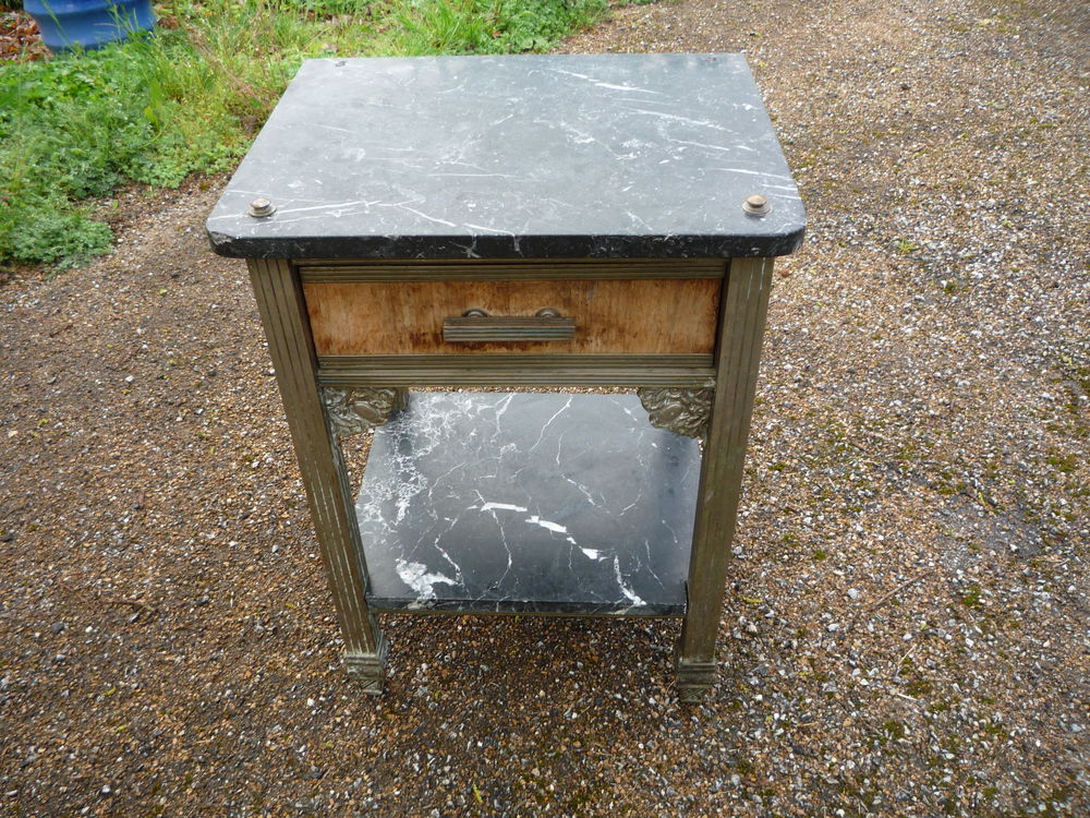 Table de nuit / chevet art d�co laiton
165 Castres (81)