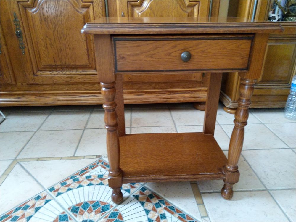 Table de nuit/chevet en ch�ne 50 Melun (77)