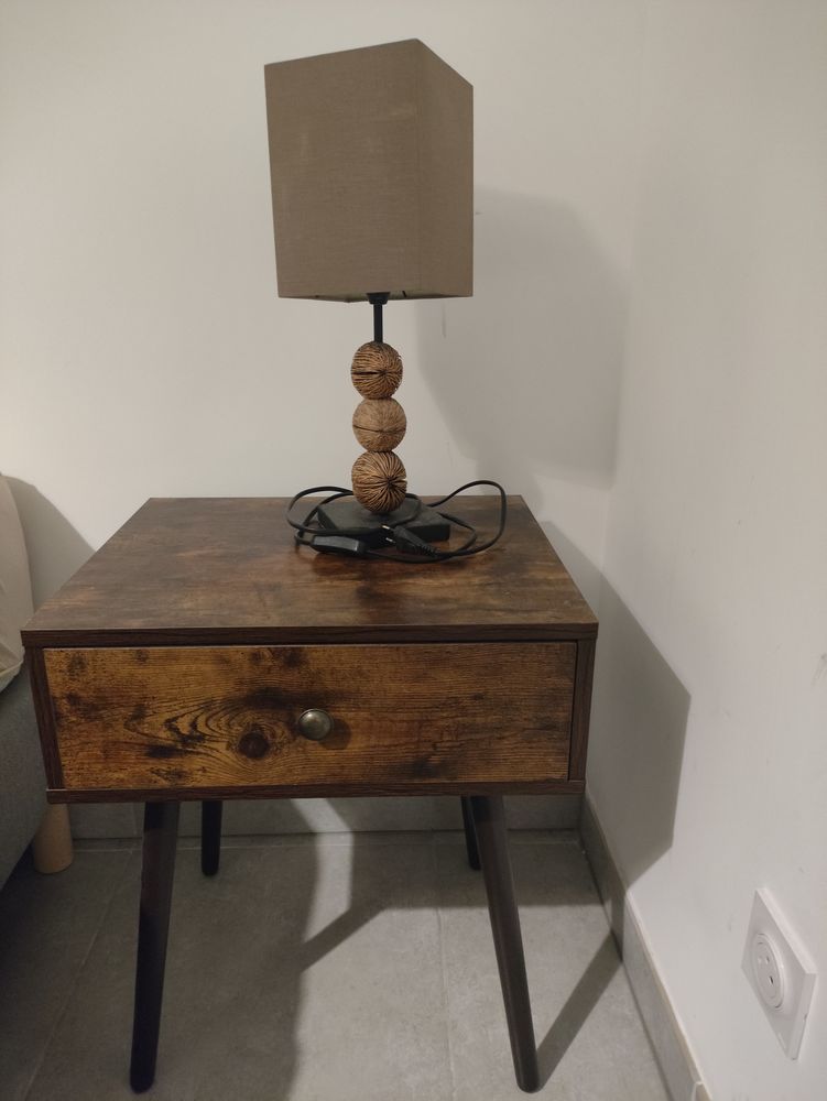 Table de nuit et lampe style industriel 35 Marseille 13 (13)