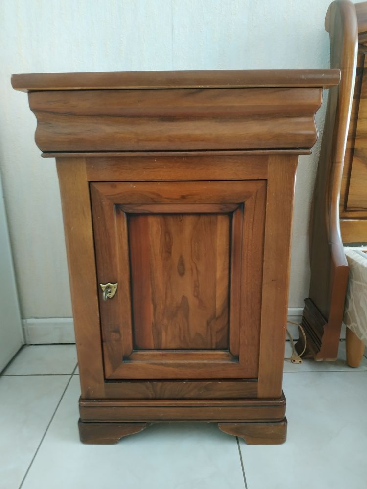 Table de nuit en merisier massif 50 Le Cannet (06)