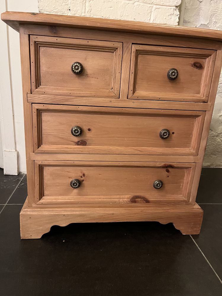 table de nuit tr�s bon �tat 50 Neuilly-sur-Seine (92)