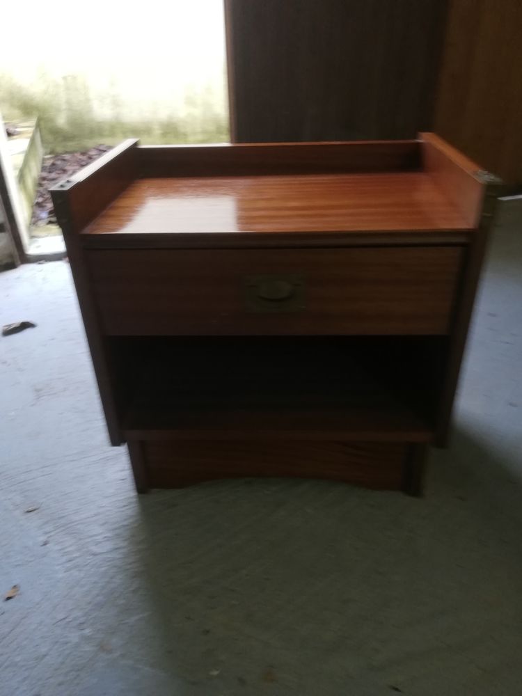 Table de nuit 13 Trun (61)