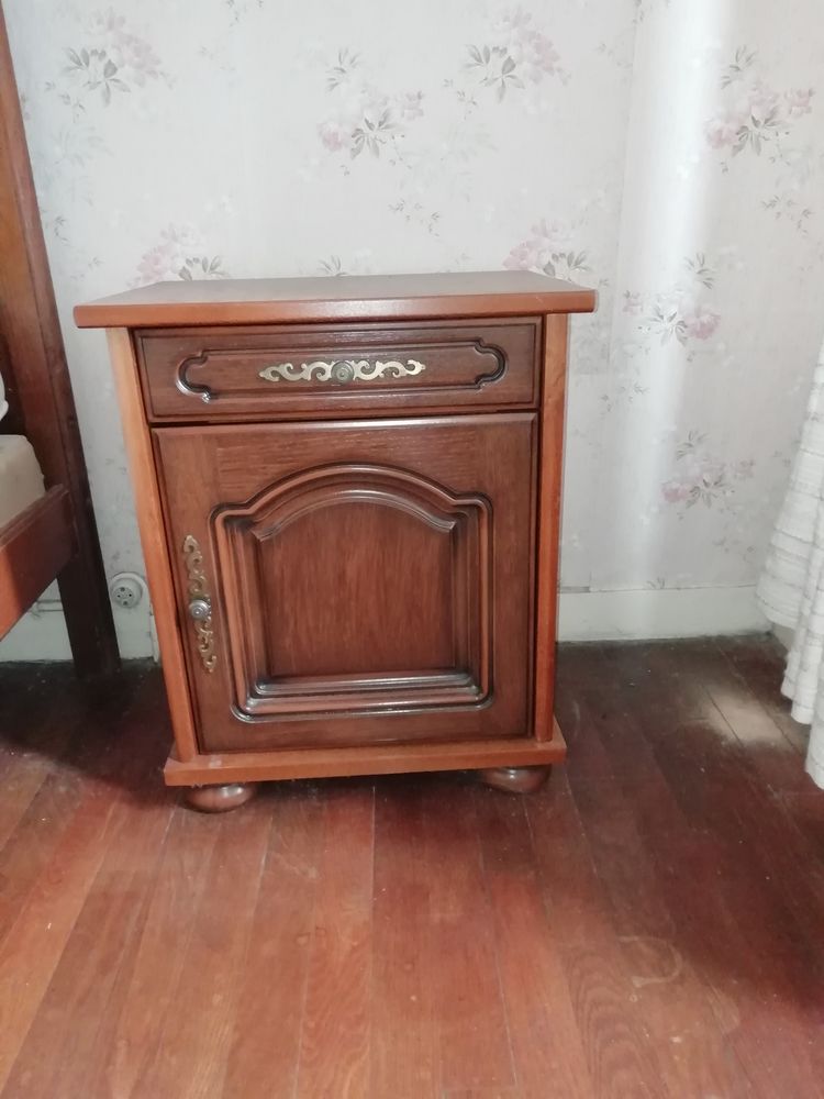 table de nuit 50 Plouhinec (29)