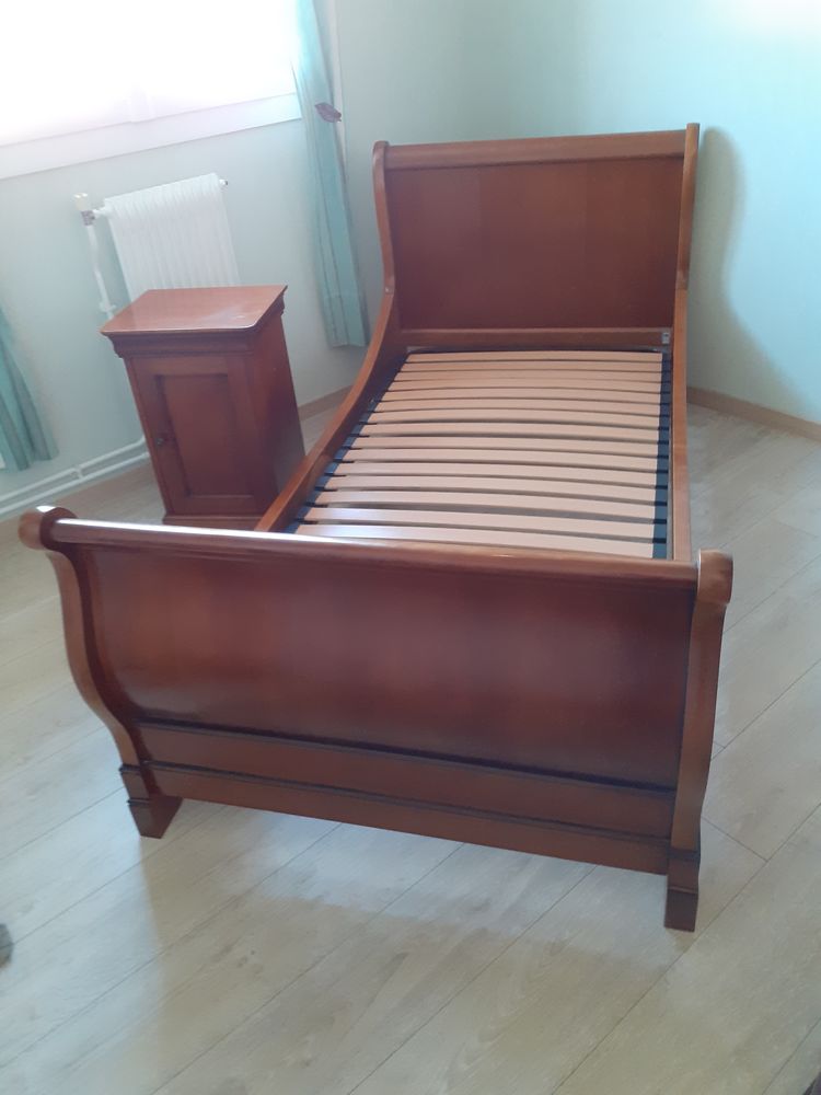 lit et table de nuit 150 Corbas (69)