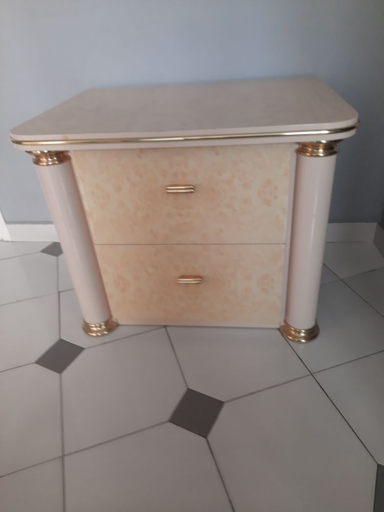 TABLE DE NUIT 35 D�cines-Charpieu (69)