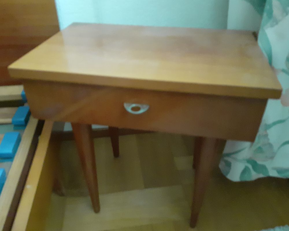 Table de nuit 15 Maurepas (78)