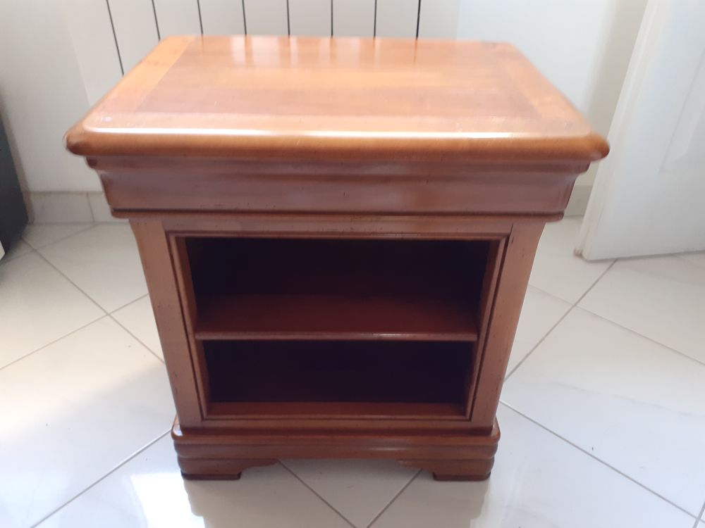 Table de nuit 100� 100 Blanquefort (33)