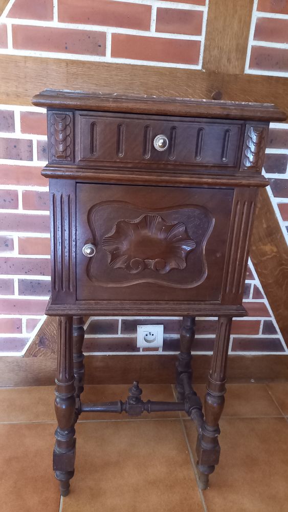 Table de nuit 40 Fontaines (71)