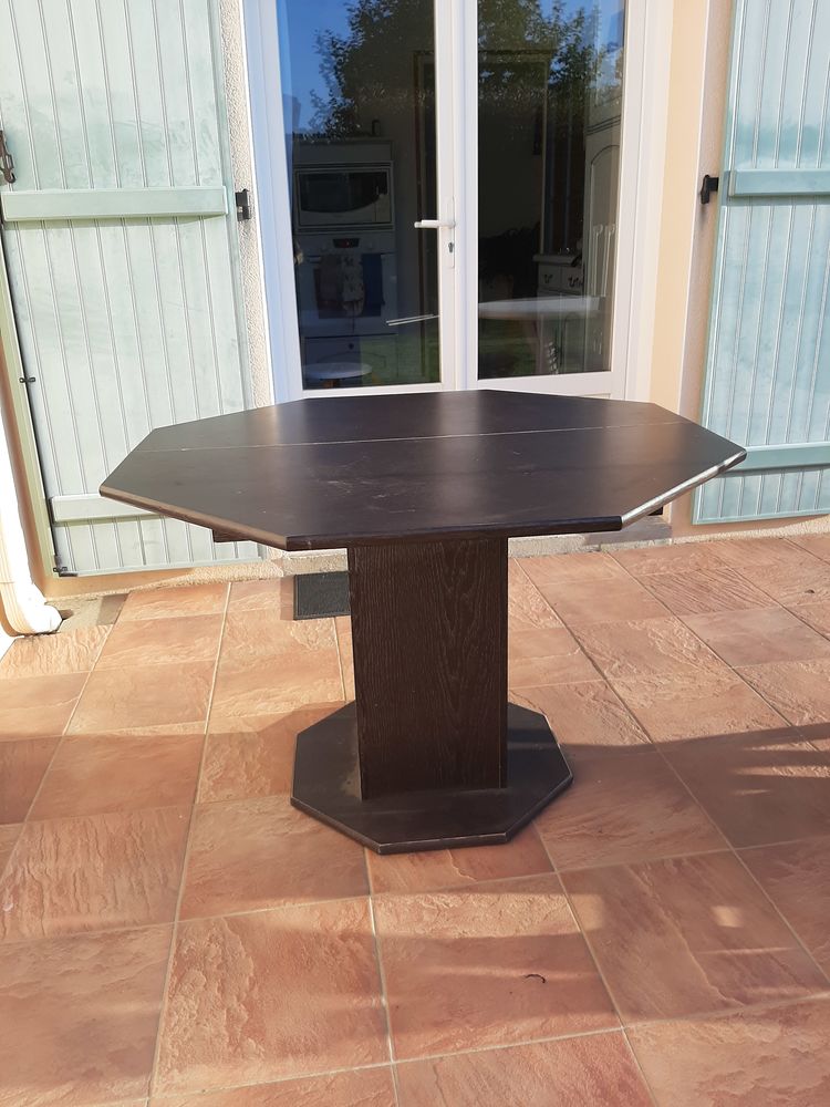 Table OCTOGONALE 30 Saint-Mars-de-Coutais (44)
