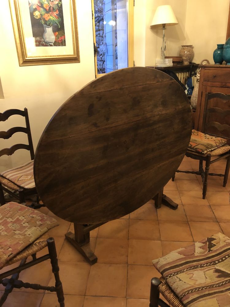 Table ovale ancienne en noyer + 6 chaises 800 Caseneuve (84)