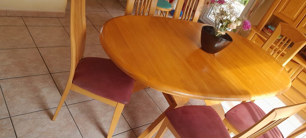 table ovale en bois massif 400 Sulniac (56)