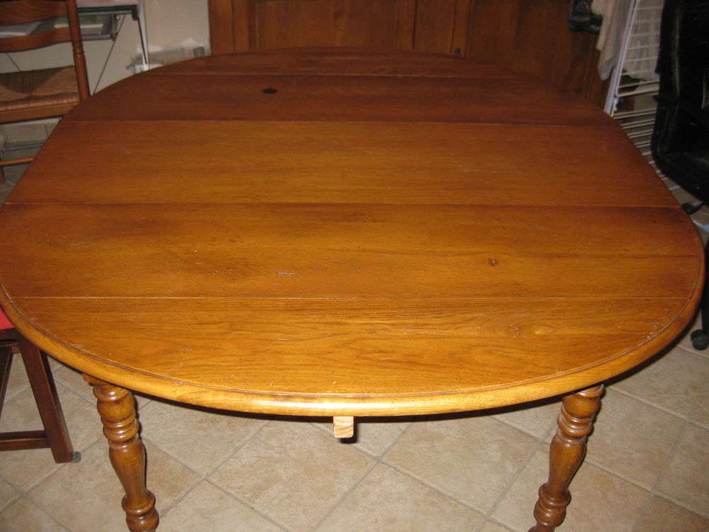 Table ovale en ch�ne massif 80 Saint-Bauzille-de-Montmel (34)