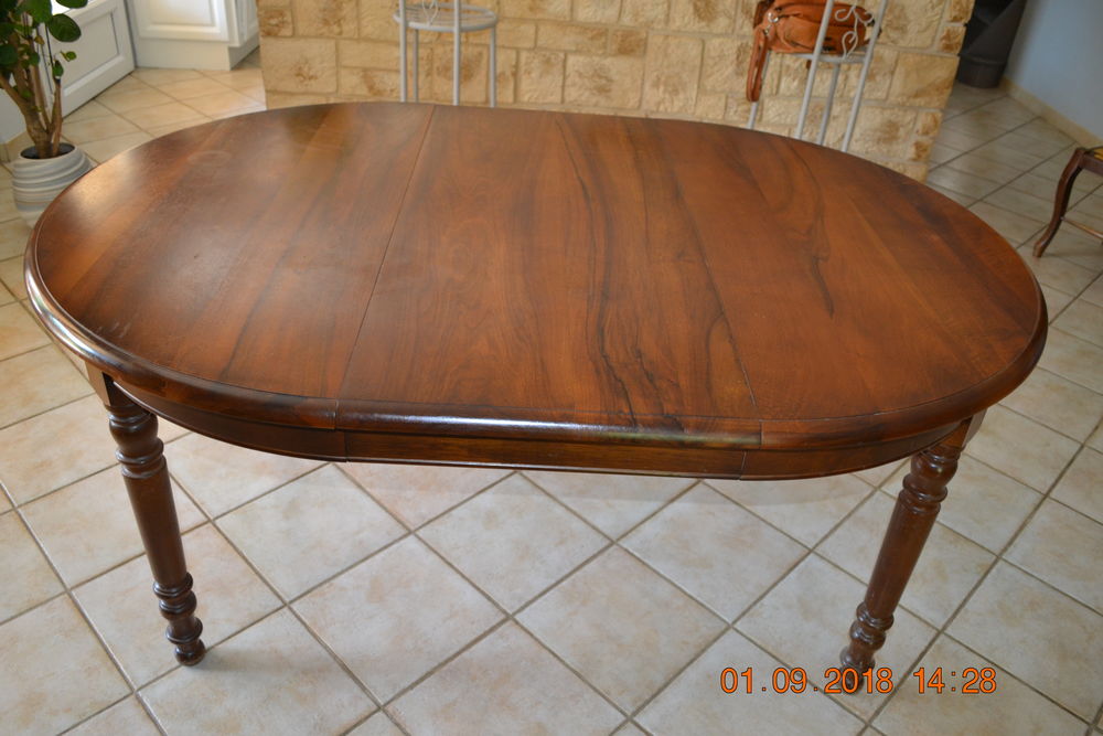 table ovale noyer massif 300 Mercuer (07)