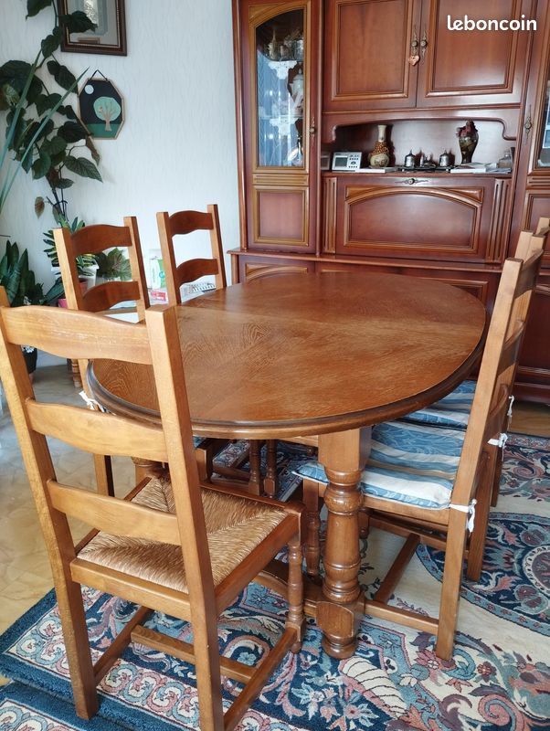 TABLE OVALE 12 PERSONNES  + 6 CHAISES 700 Grigny (91)