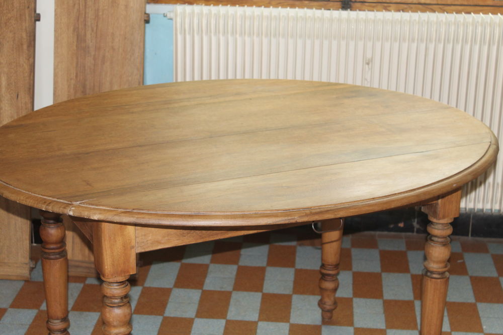 Table ovale Style louis Philippe 200 Entre-deux-Guiers (38)