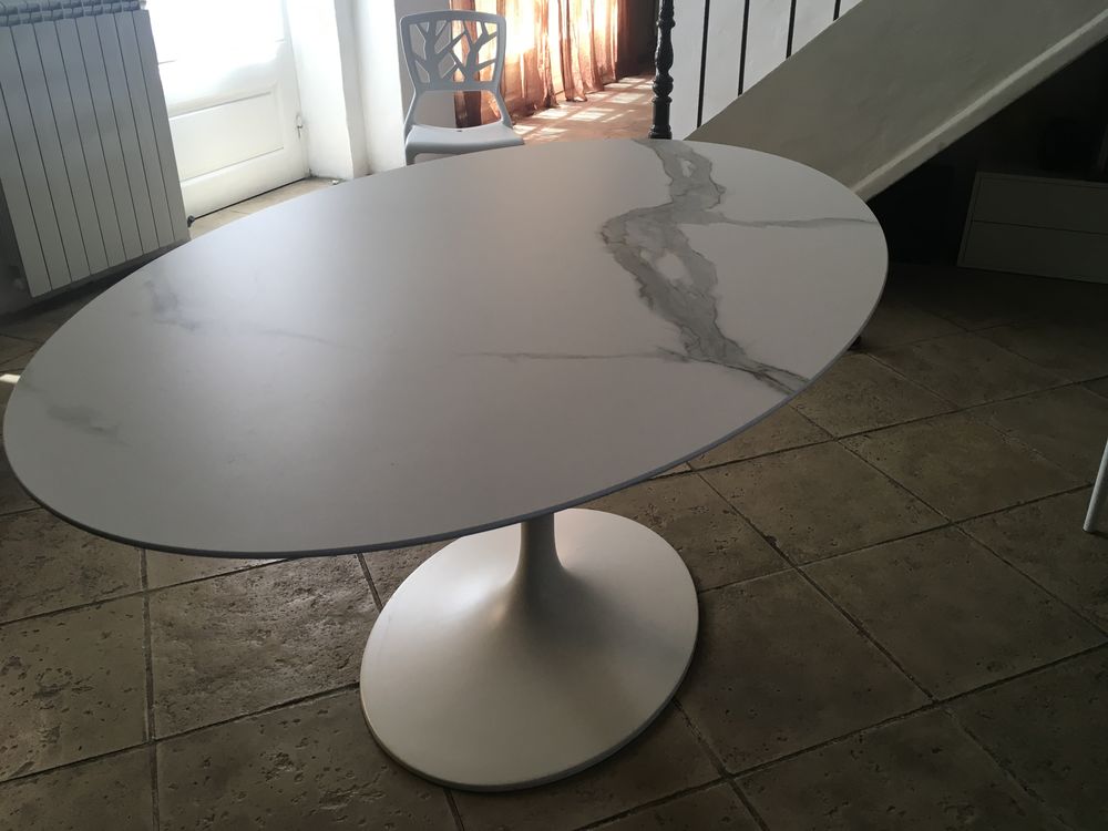 Table ovale type Tulipe 1200 Saint-R�my-de-Provence (13)