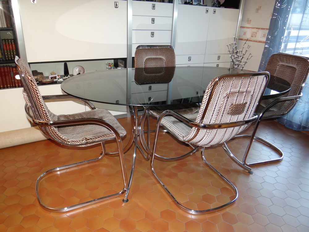 Table ovale en verre fum� 250 Chadrac (43)