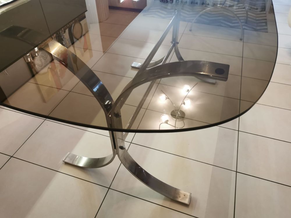 Table ovale verre fumé 6-8 pers 150 Annecy (74)
