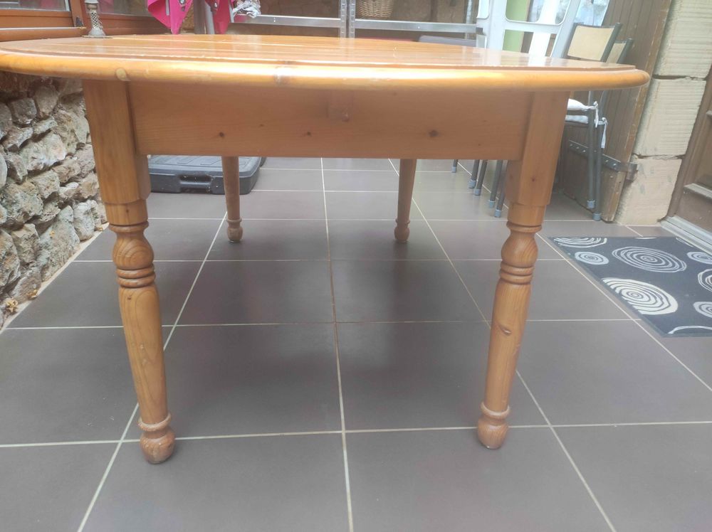 Table ovale pin 60 Saint-Romain-de-Monpazier (24)