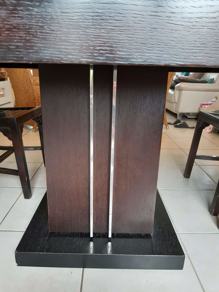 Table 8 personnes Crozatier 250 Neufch�tel-en-Bray (76)