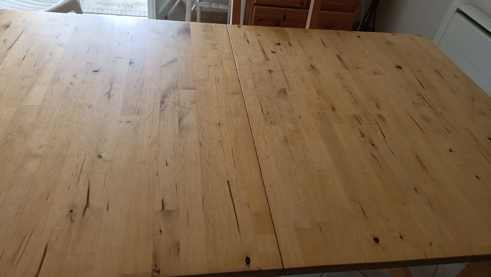 table 6 � 8 personnes en pin massif, 
0 Vouilly (14)