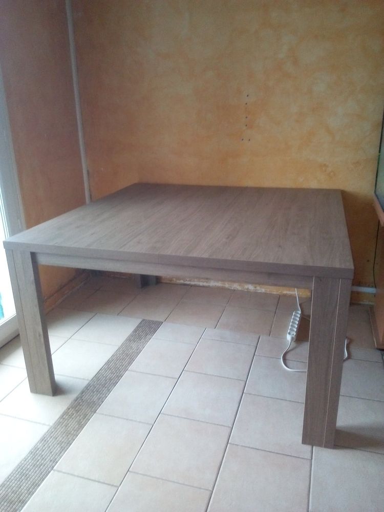 TABLE 8 PERSONNES 250 Bouafle (78)