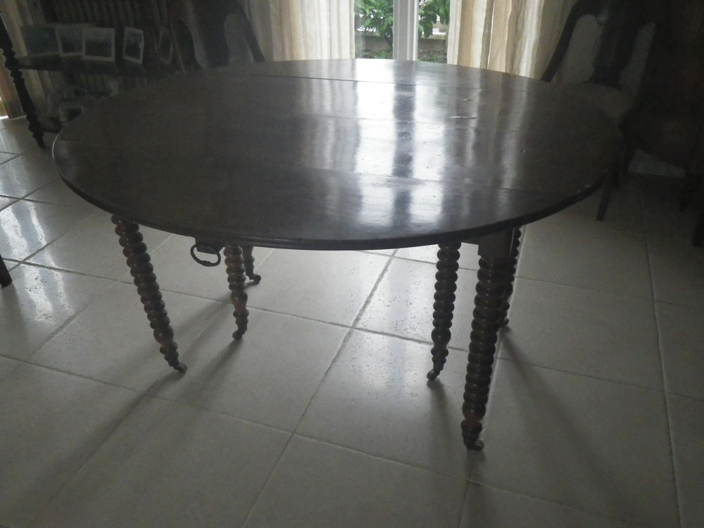 TABLE SIX PIED MOULURES EN ACAJOU  DE19S 0 Sucy-en-Brie (94)