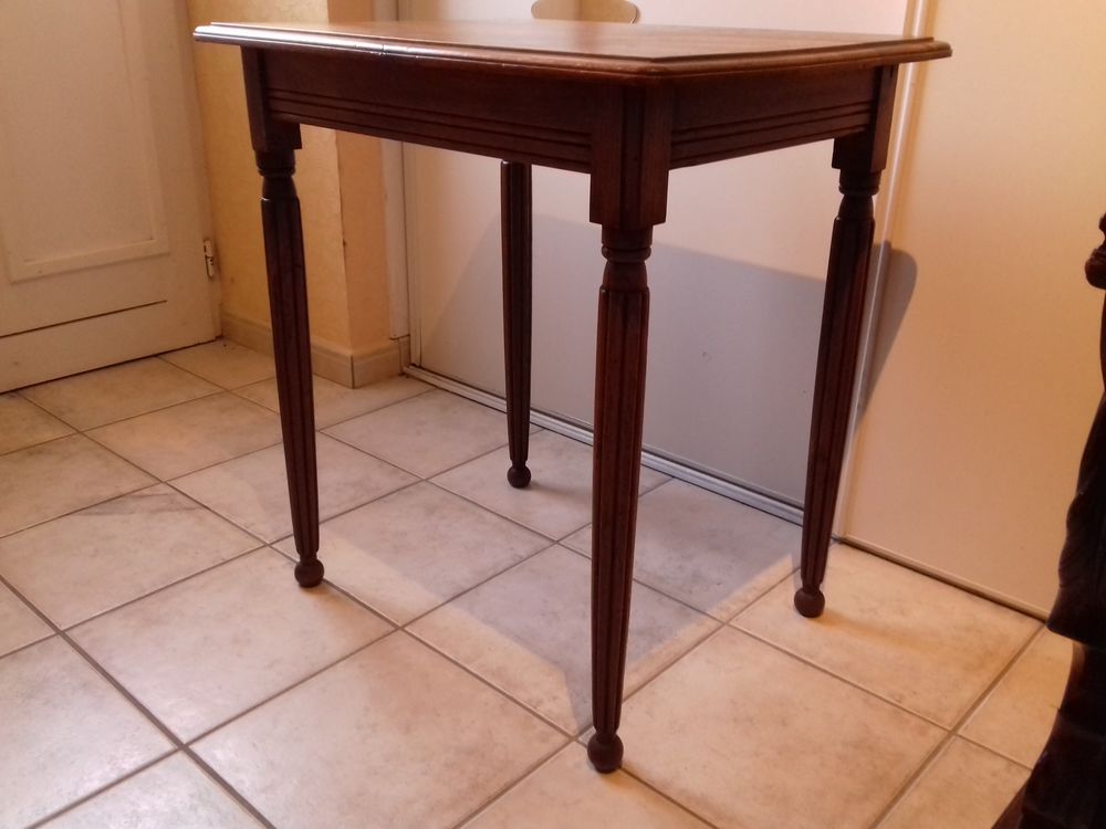 Table � pieds cannel�s 130 Nervieux (42)