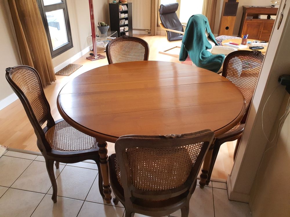 Table a 8 pieds en merisier 0 Grenoble (38)