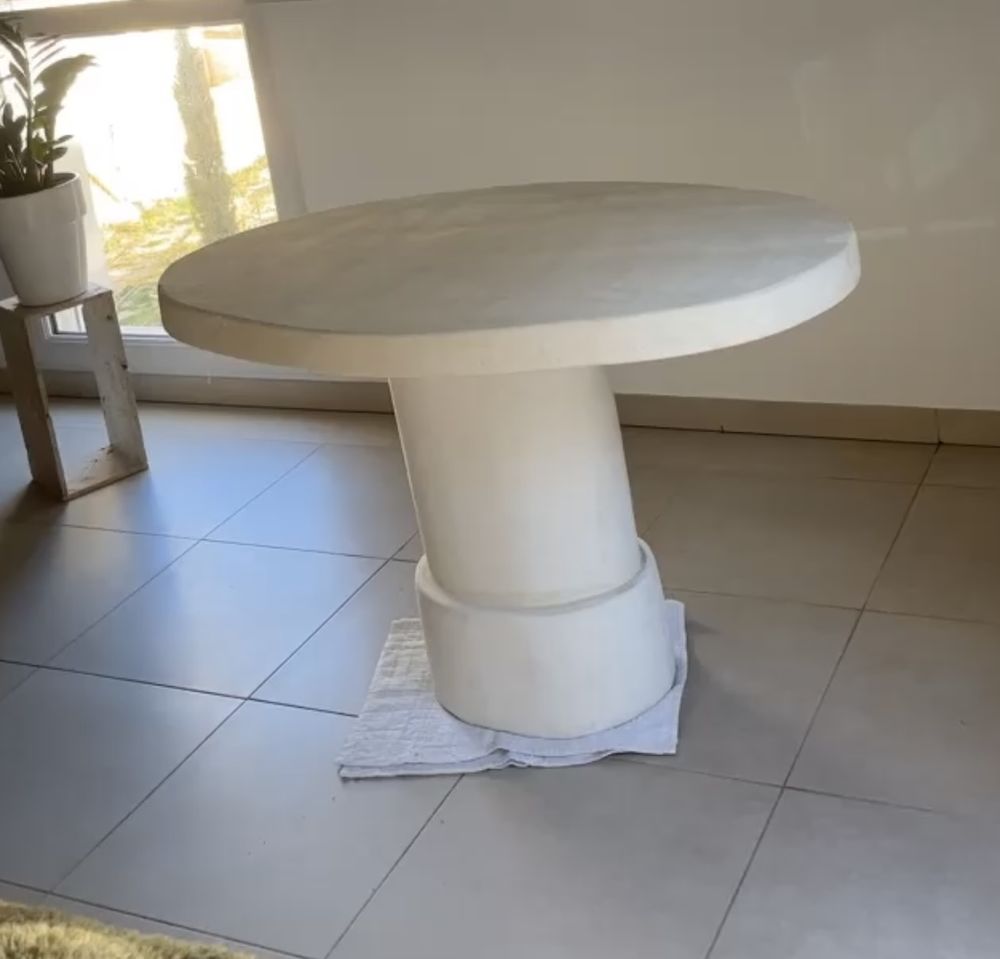 Table en pierre naturelle 150 Saint-Victoret (13)