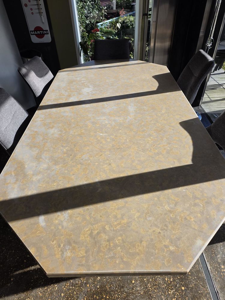 Table en pierre 450 �pouville (76)