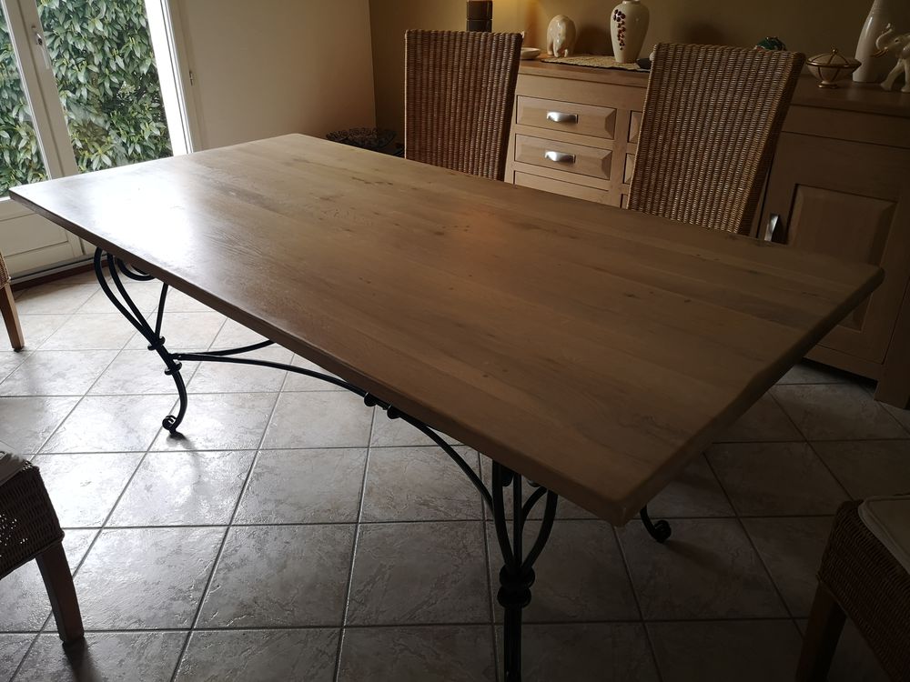 Table plateau ch�ne pied fer forg� 150 Metz (57)