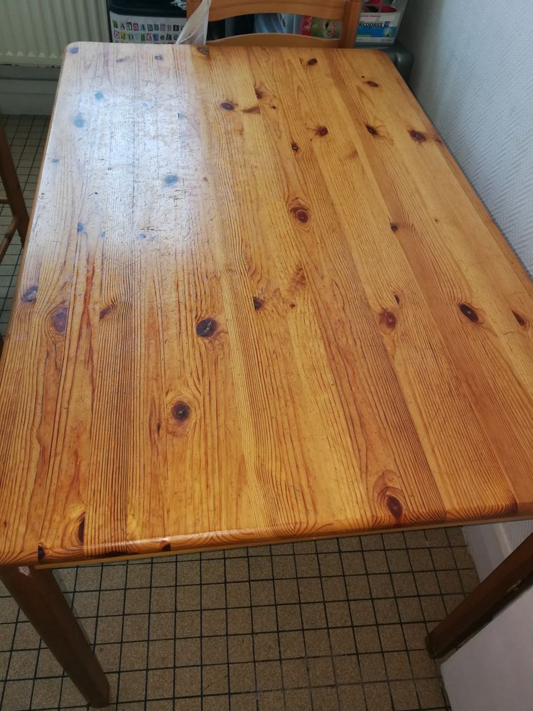 table plus 3 chaises 5 Goussainville (95)