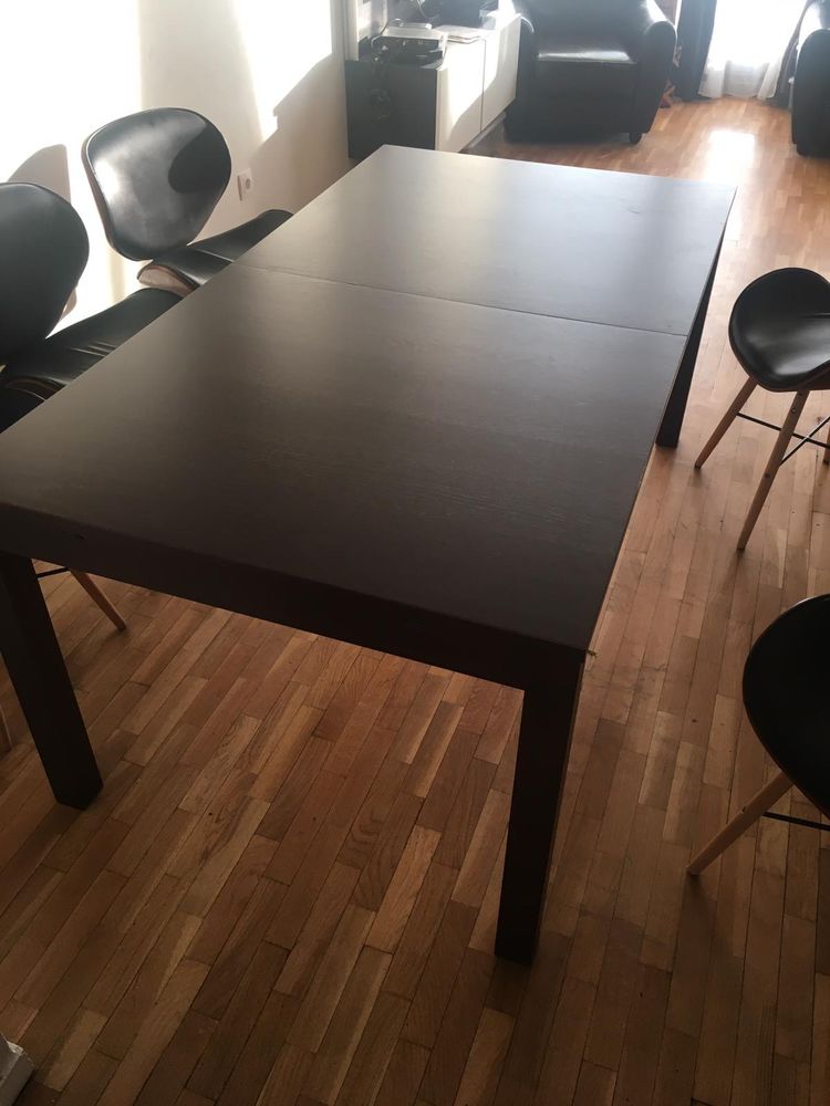 Table plus 6 chaises 200 Paris 19 (75)