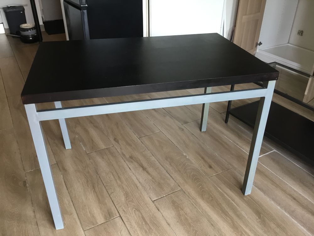 Table polyur�thane support alu 29 Le Cannet (06)