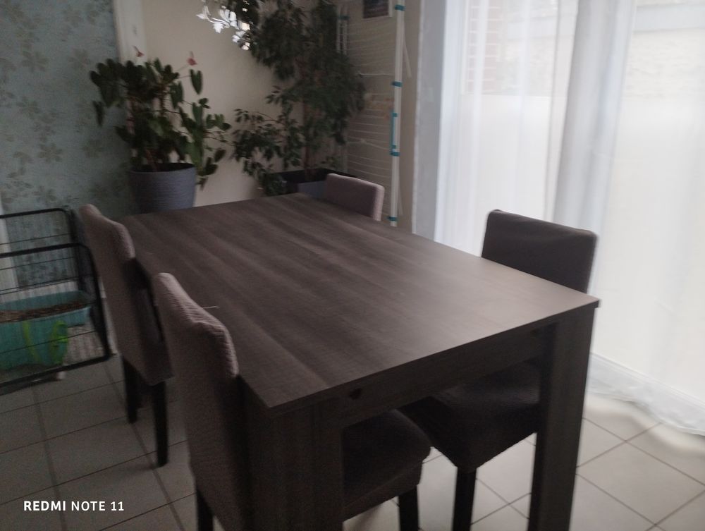table pour salle � manger. 35 Ch�cy (45)