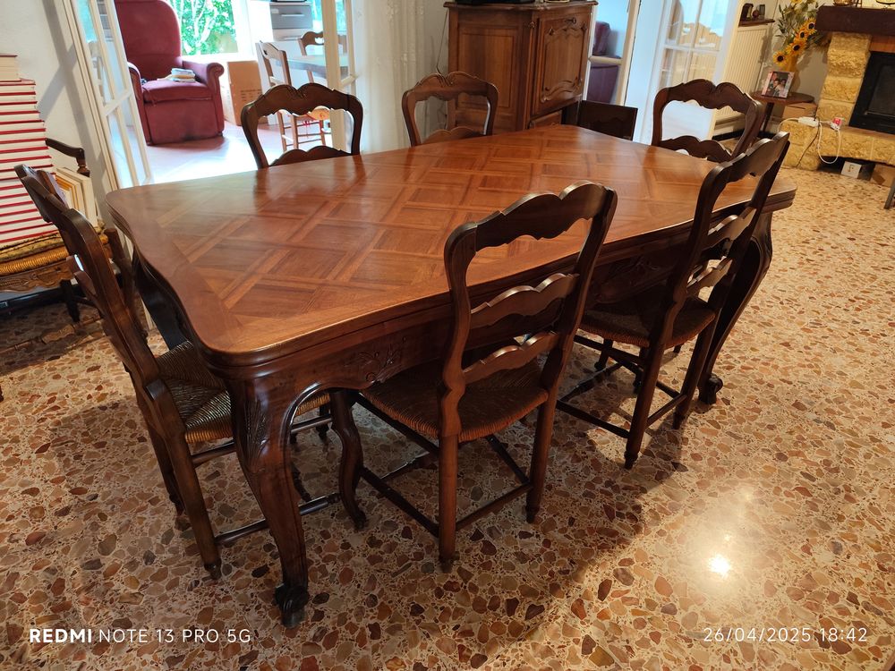 Table Proven�ale en Noyer massif 1200 Avignon (84)