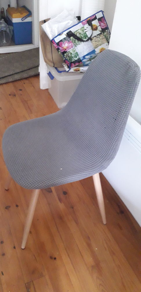 Table rallonge+4 chaises 200 Jonzac (17)