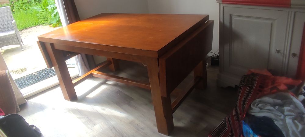 table rallongeable en bois massif 400 Saint-L� (50)