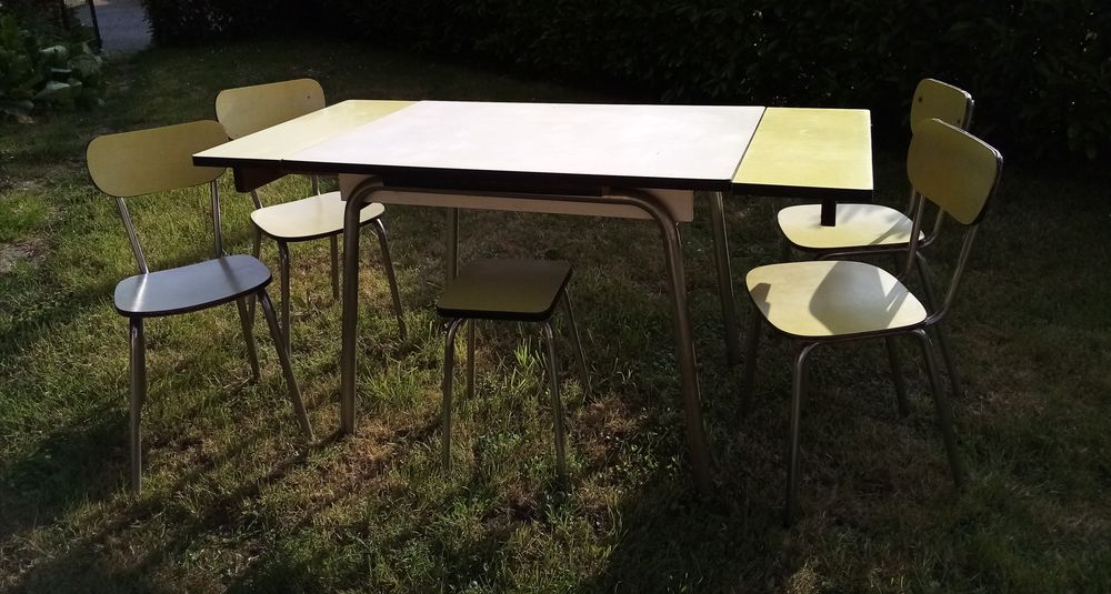 TABLE A RALLONGES + 4 chaises  en FORMICA 50 Leg� (44)