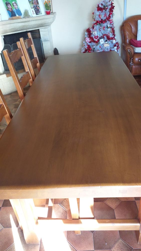 Table rectangulaire en bois massif et 6 chaises 500 Marseille 14 (13)