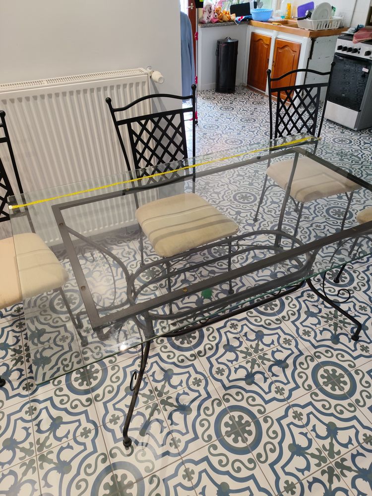 Table rectangulaire et 04 Chaises 90 Santes (59)