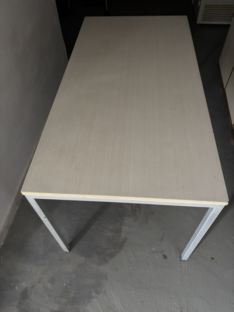 Table rectangulaire  claire 100 Dieuze (57)