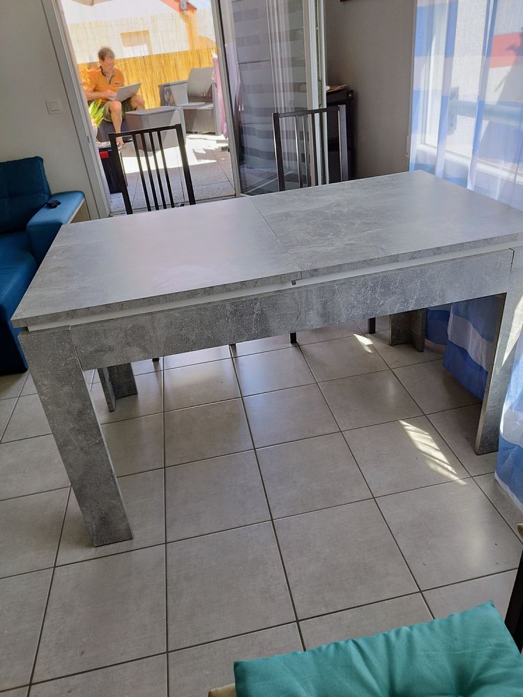 Table rectangulaire extensible 60 Saint-Pierre-du-Perray (91)