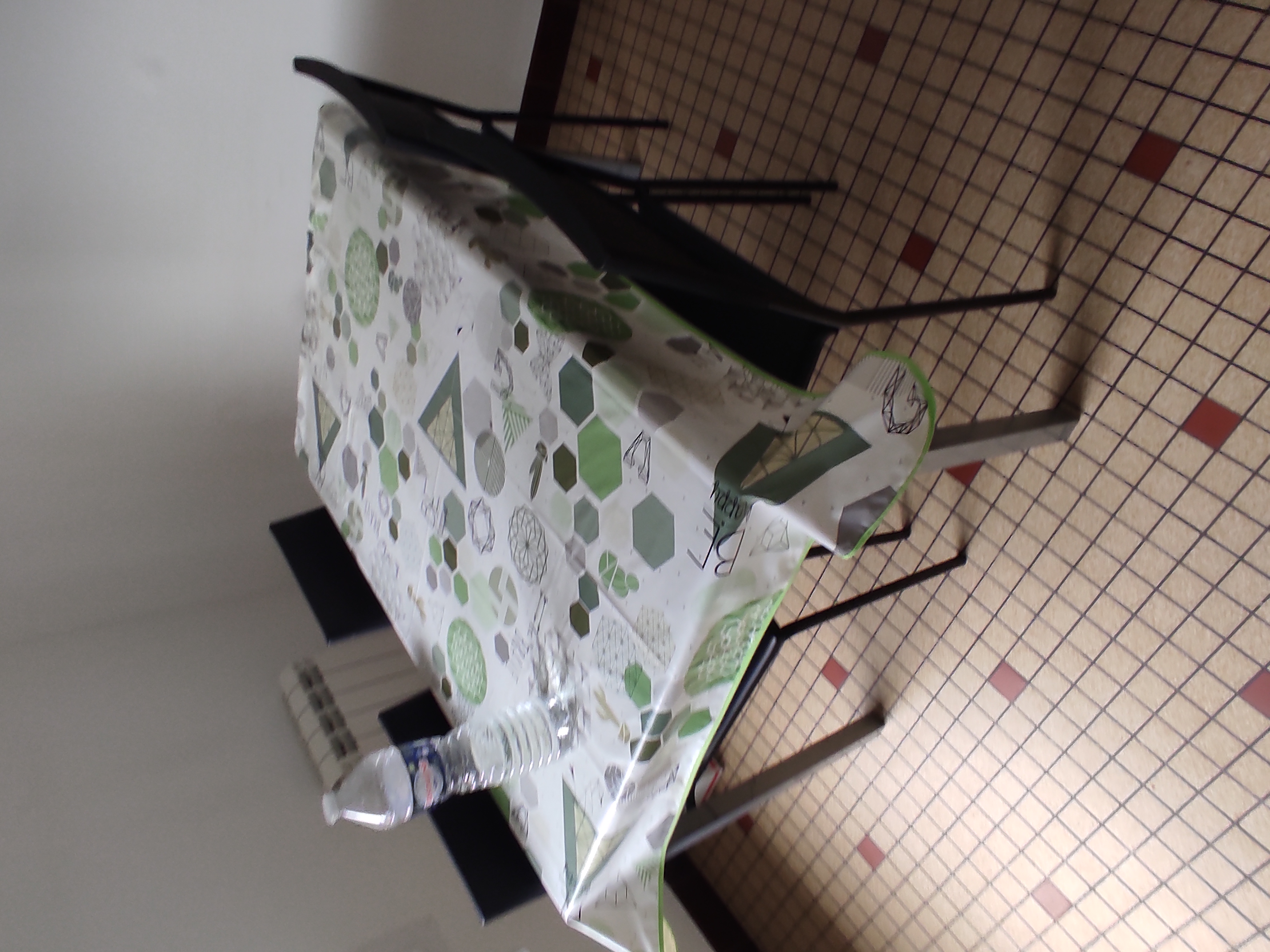 Table rectangulaire en verre et 4 chaises 50 Cesson-S�vign� (35)