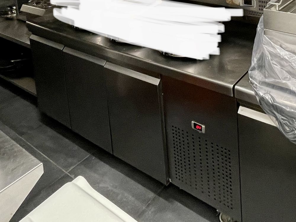 Table r�frig�r�e professionnel positive 3 porte 980 Lyon 3 (69)