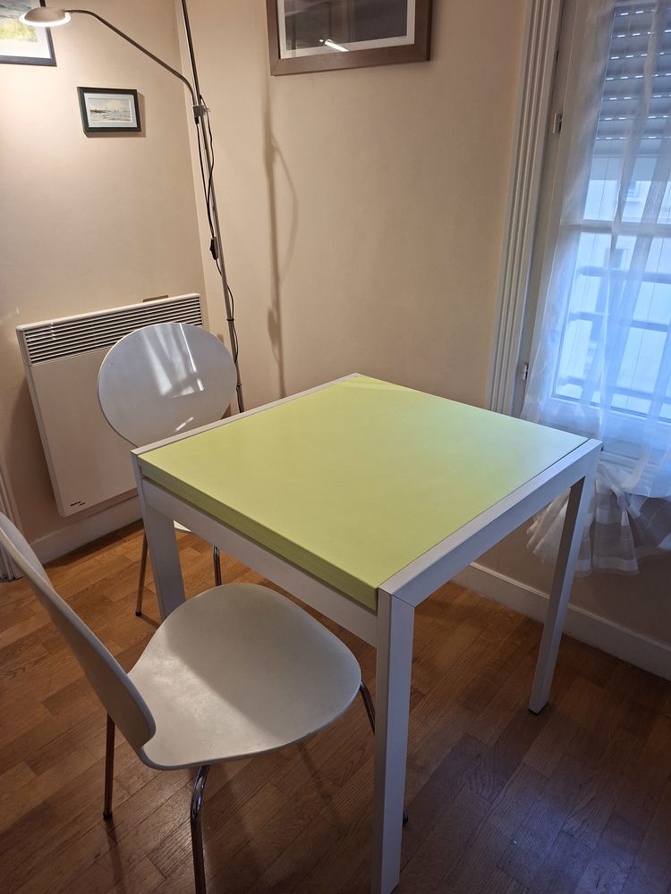 Table repas contempiraine de 4 � 6 personnes 50 Paris 8 (75)