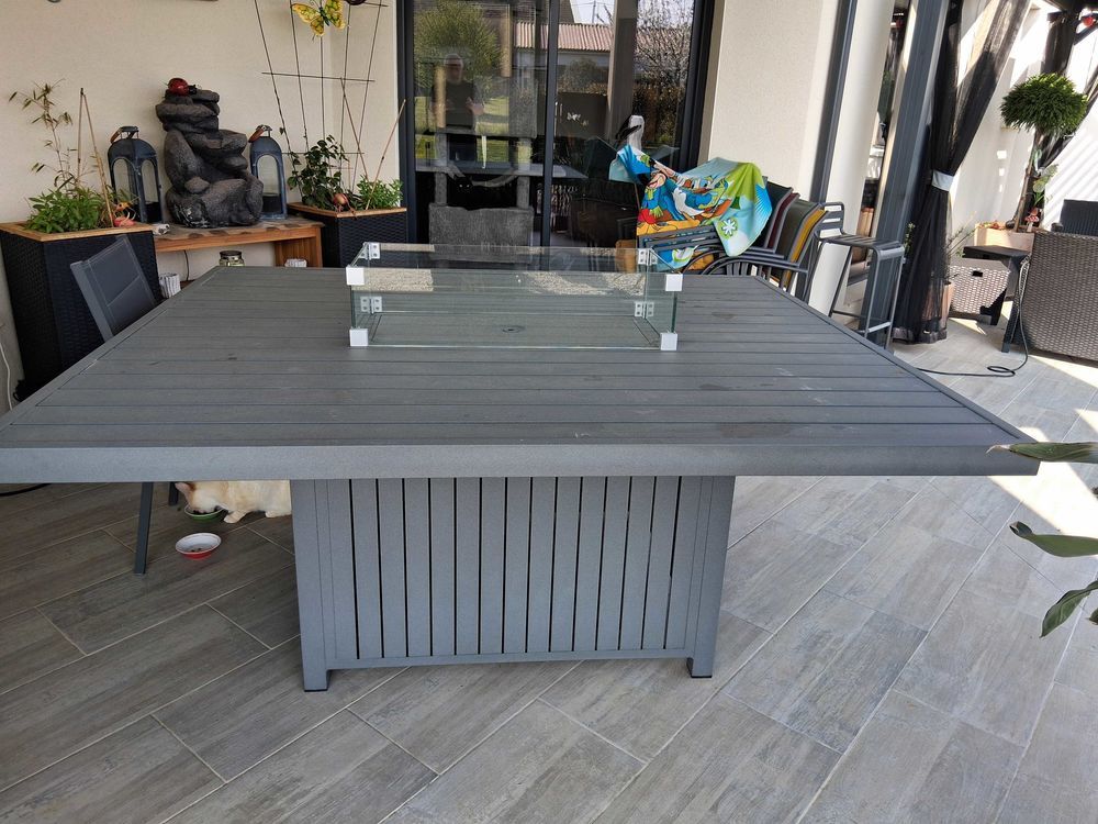 table repas ext�rieur 230 G�mozac (17)